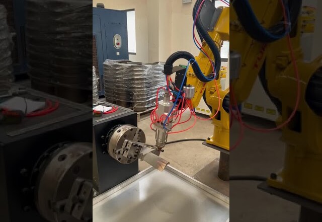 7-axis robot cladding