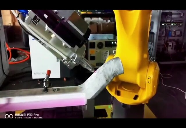 8-axis robot cutting