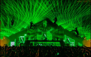 Scenic Design: SprutCAM Robot X powers 7-axis robotic arm to create large scale clown figure | SprutCAM X